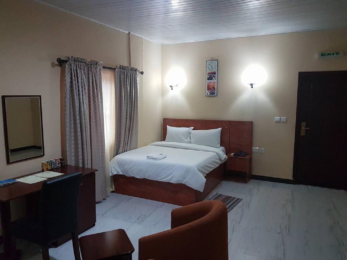 Providence Hotel Abeokuta Экстерьер фото